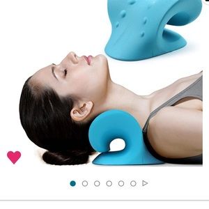 Neck traction device